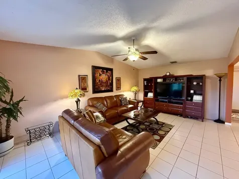 5496 Viburnum Circle Delray Beach FL 33484