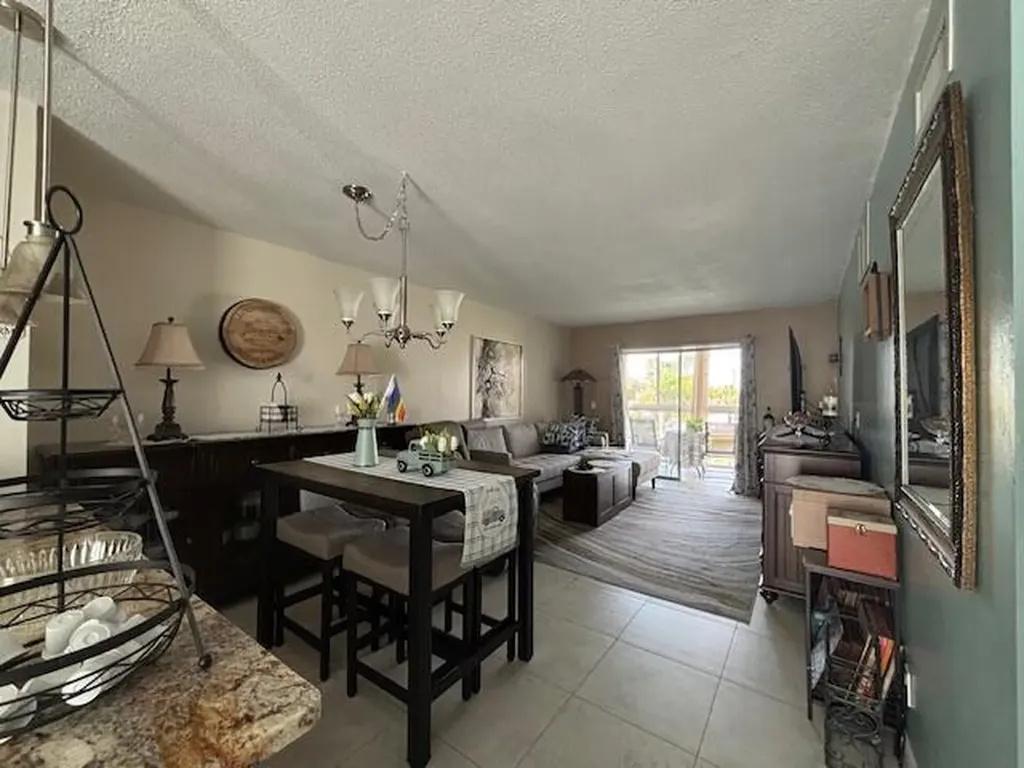 2161 NE 1st Court Boynton Beach FL 33435