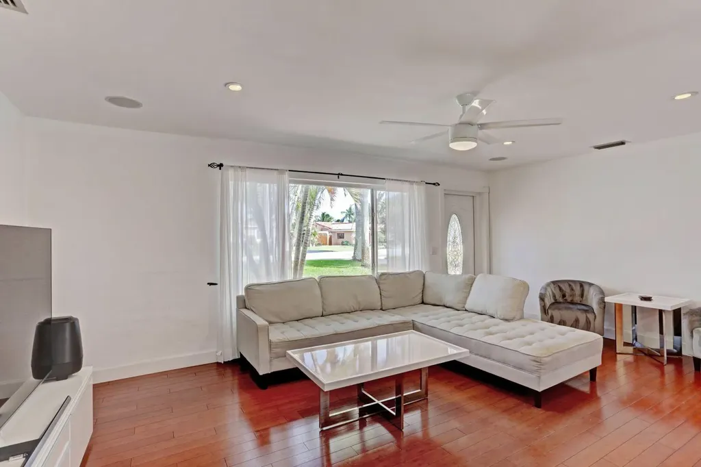 7115 Venetian Way West Palm Beach FL 33406