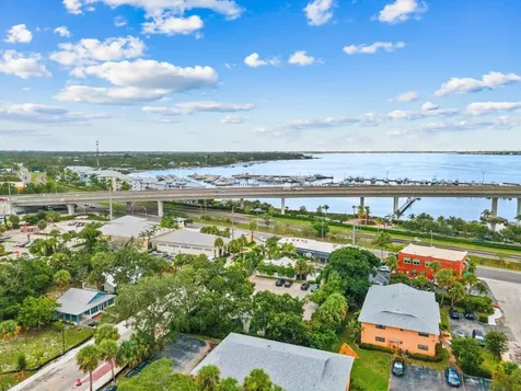 514 NW Dixie Highway Stuart FL 34994