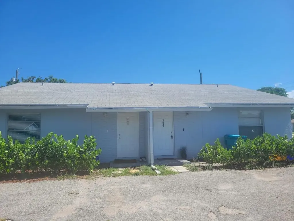 104 SE 11th Avenue Boynton Beach FL 33435