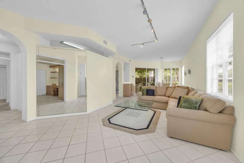 10172 Andover Coach Circle Lake Worth FL 33449