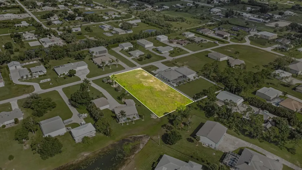 18742 Crosswind Avenue North Fort Myers FL 33917
