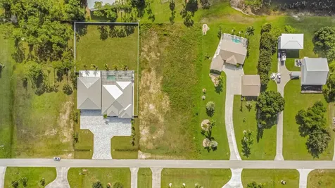 18742 Crosswind Avenue North Fort Myers FL 33917