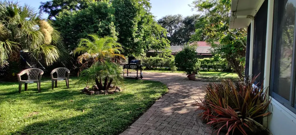 5865 NW 41st Way Coconut Creek FL 33073