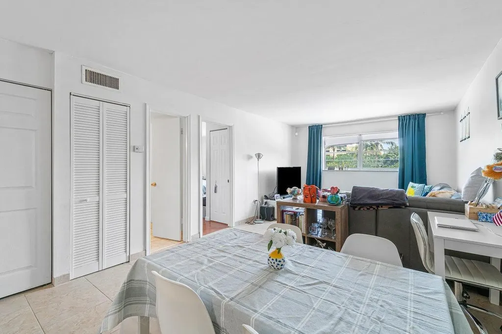 600 SW 2nd 2390 Avenue Boca Raton FL 33432
