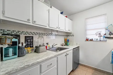 600 SW 2nd 2390 Avenue Boca Raton FL 33432