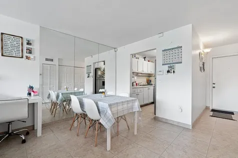 600 SW 2nd 2390 Avenue Boca Raton FL 33432