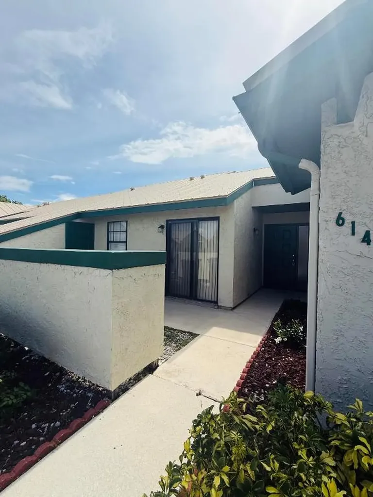 614 SW Jeanne Street Port St Lucie FL 34953