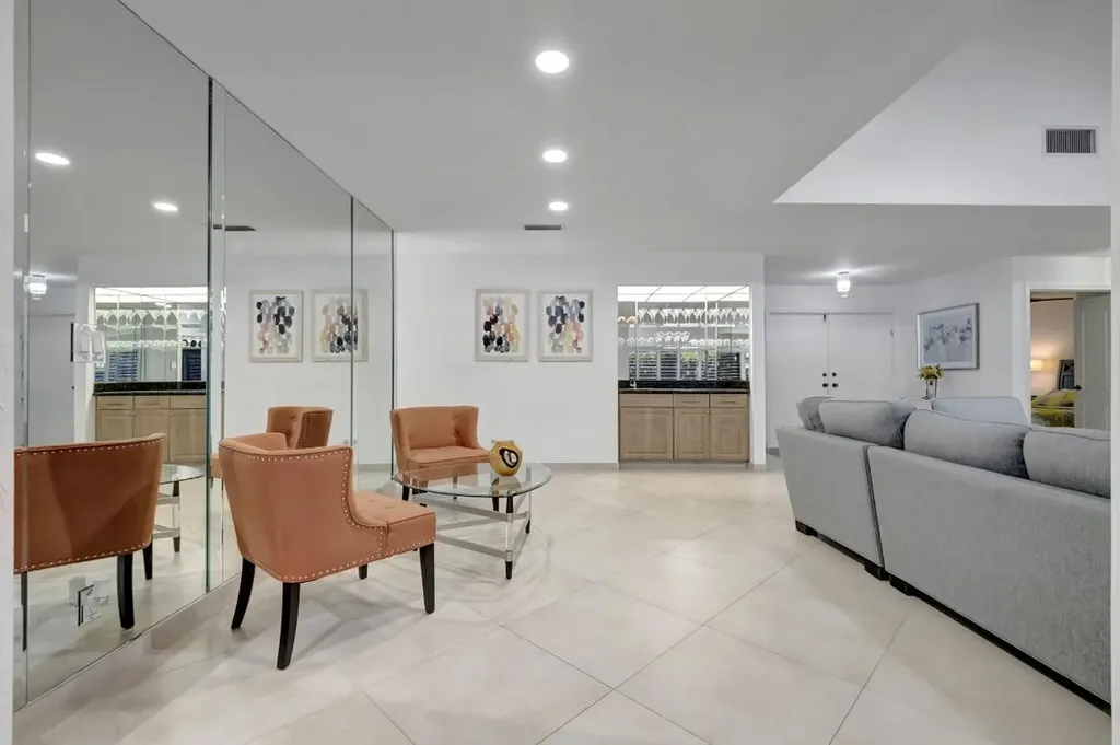 902 Foxpointe Circle Delray Beach FL 33445