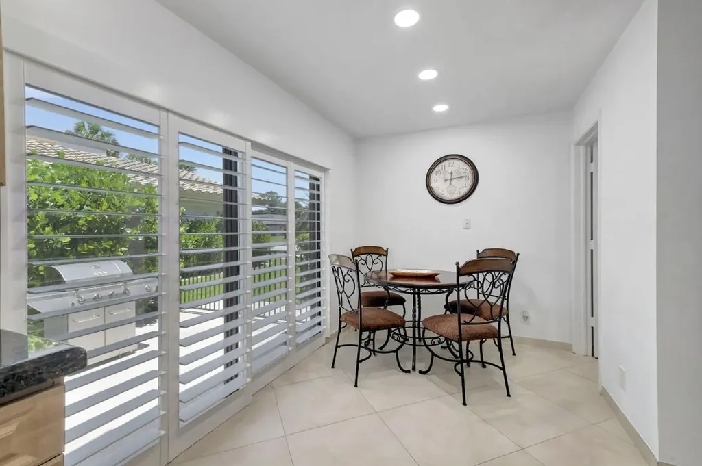 902 Foxpointe Circle Delray Beach FL 33445