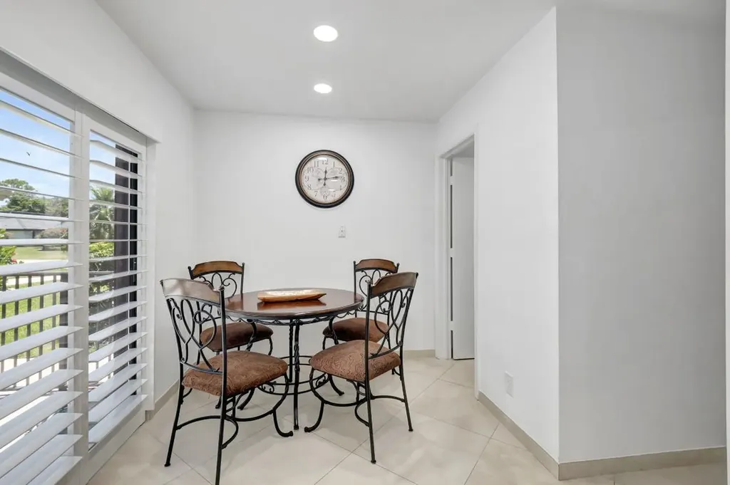 902 Foxpointe Circle Delray Beach FL 33445