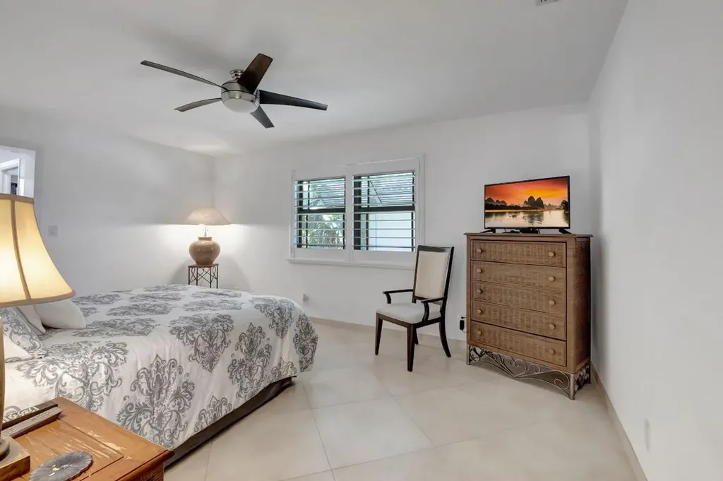 902 Foxpointe Circle Delray Beach FL 33445