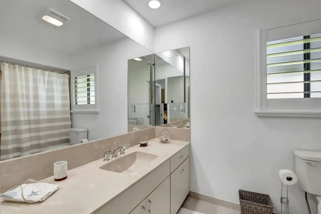 902 Foxpointe Circle Delray Beach FL 33445