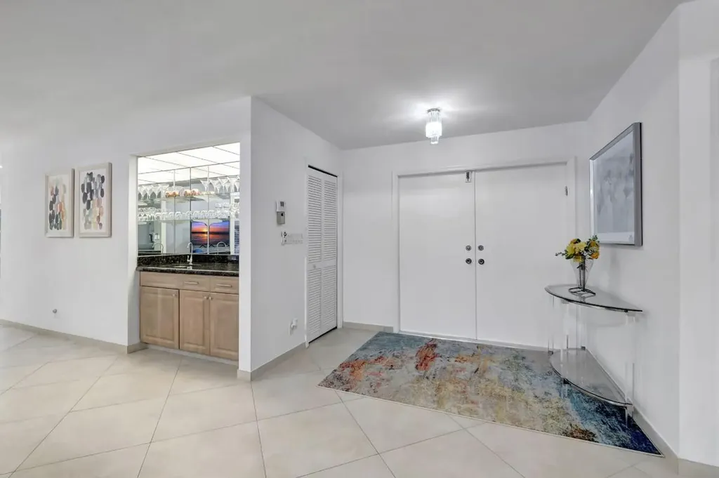902 Foxpointe Circle Delray Beach FL 33445