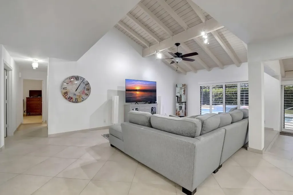 902 Foxpointe Circle Delray Beach FL 33445