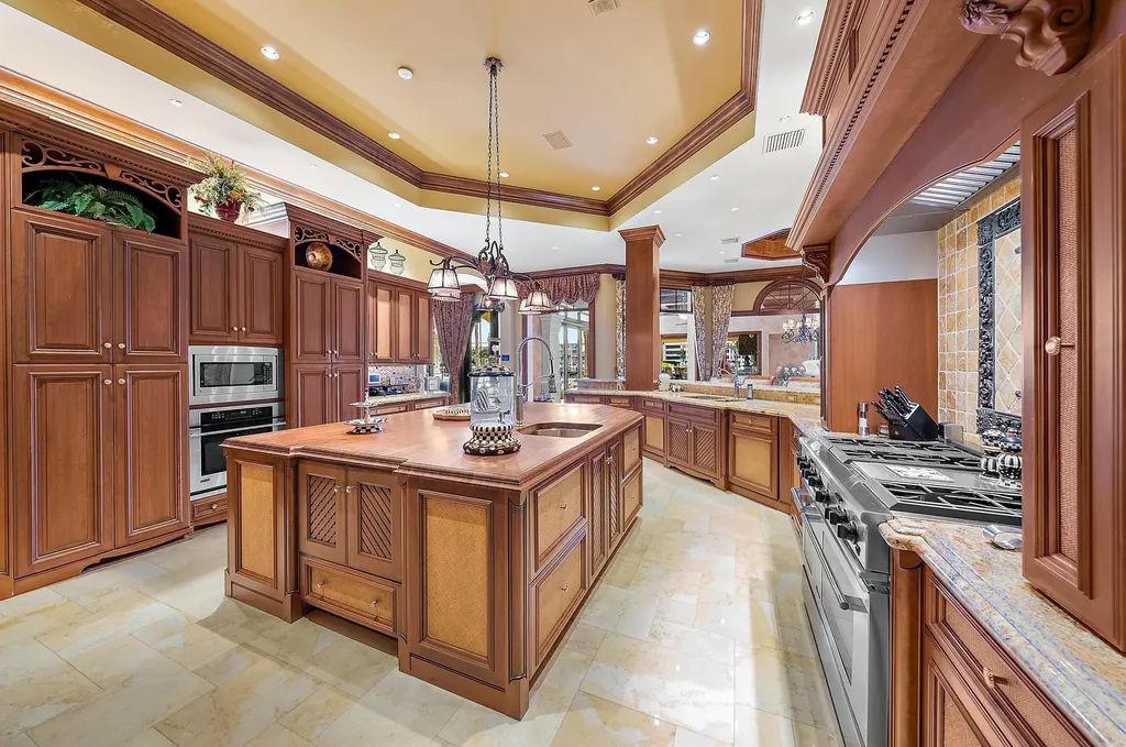 2330 Seven Oaks Lane Palm Beach Gardens FL 33410
