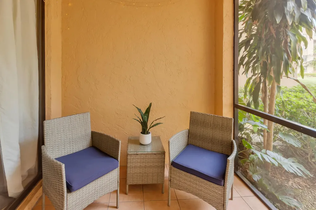 955 Dotterel 2104 Road Delray Beach FL 33444