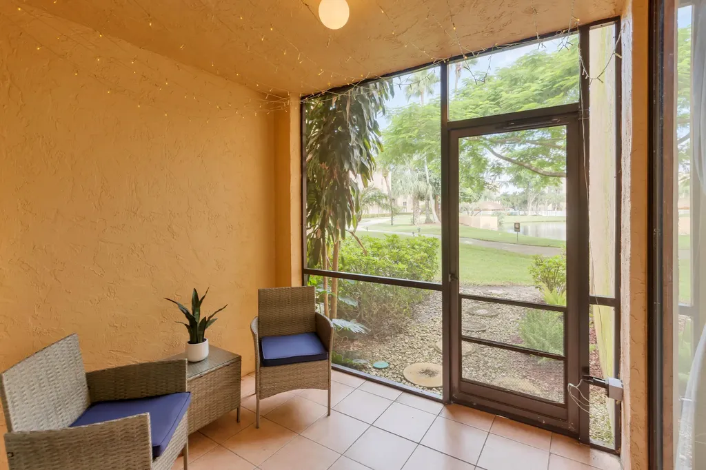 955 Dotterel 2104 Road Delray Beach FL 33444