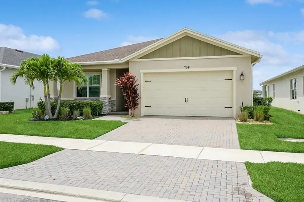 764 SE Bloomfield Road Port St Lucie FL 34984