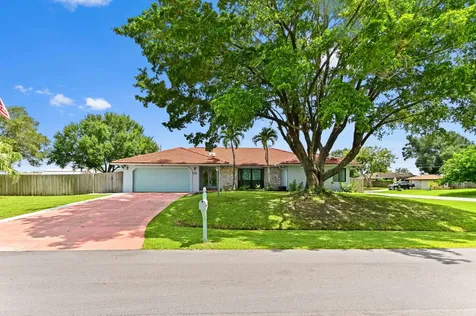 1086 SW Goodman Avenue Port St Lucie FL 34953