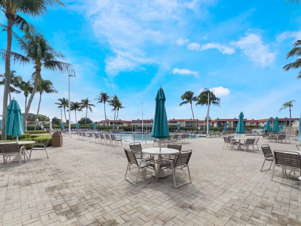499 Saxony K Delray Beach FL 33446