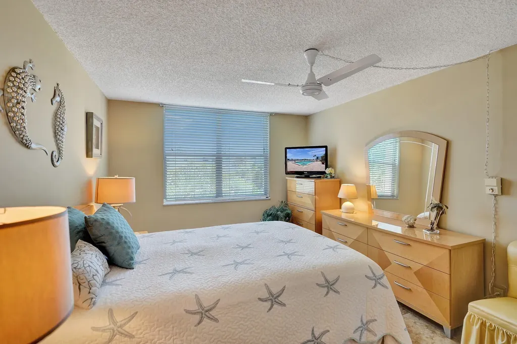 2000 S Federal Highway Boynton Beach FL 33435