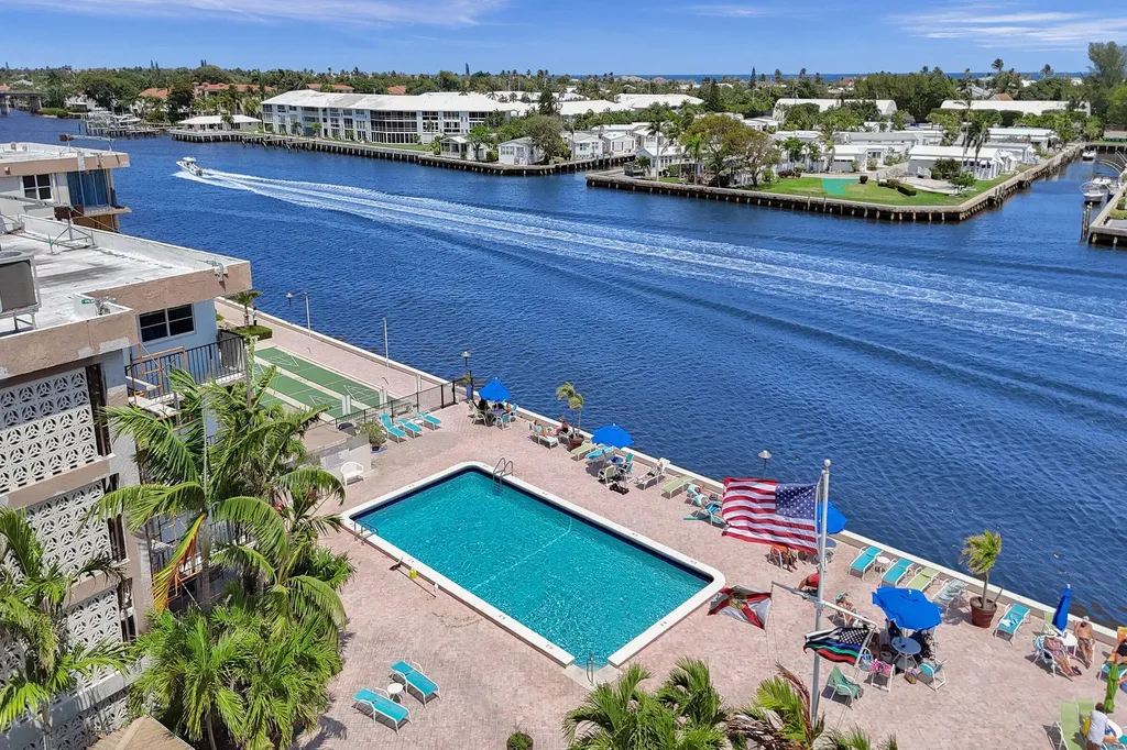 2000 S Federal Highway Boynton Beach FL 33435