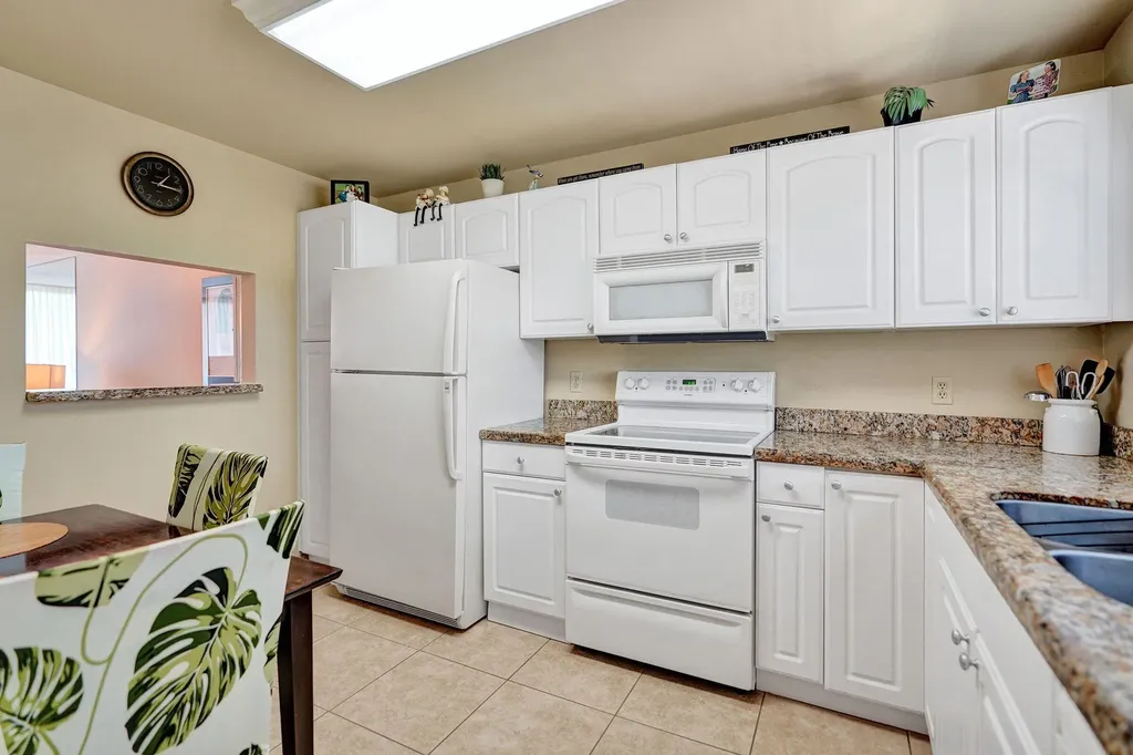 2000 S Federal Highway Boynton Beach FL 33435