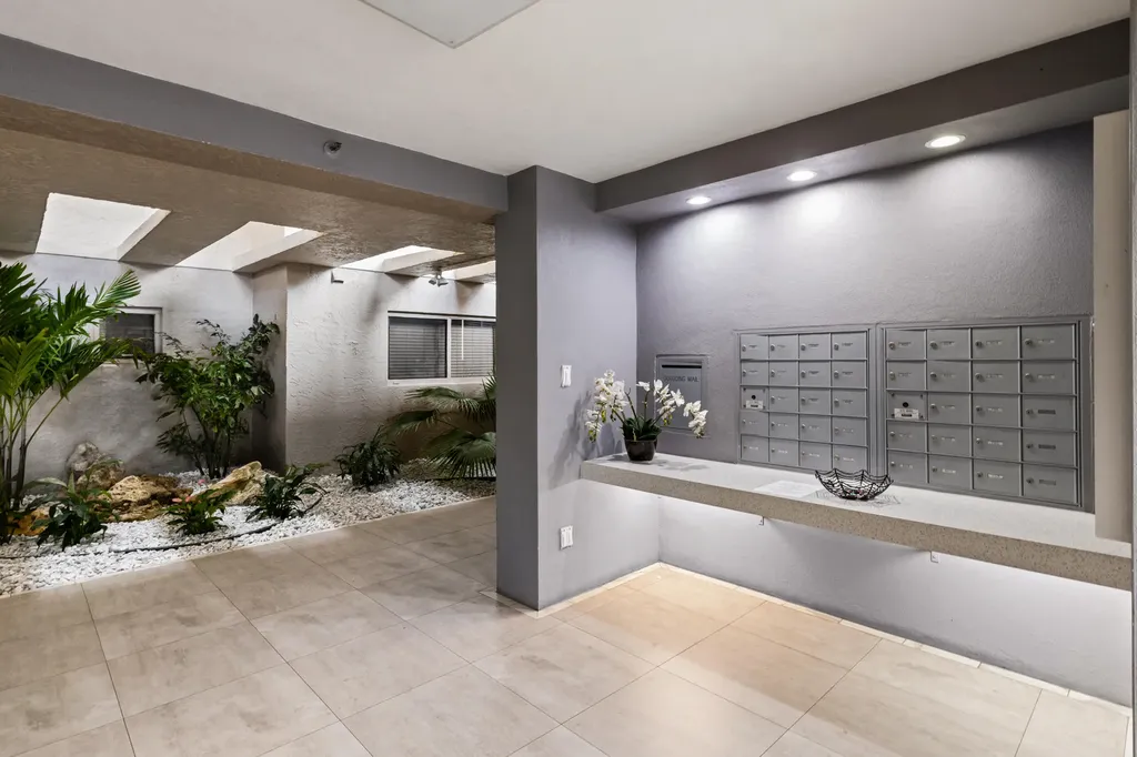5279 Fountains Drive S Lake Worth FL 33467