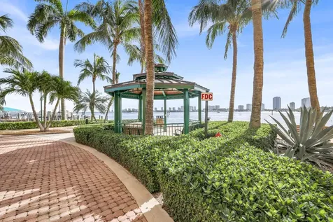 2650 Lake Shore Drive Riviera Beach FL 33404