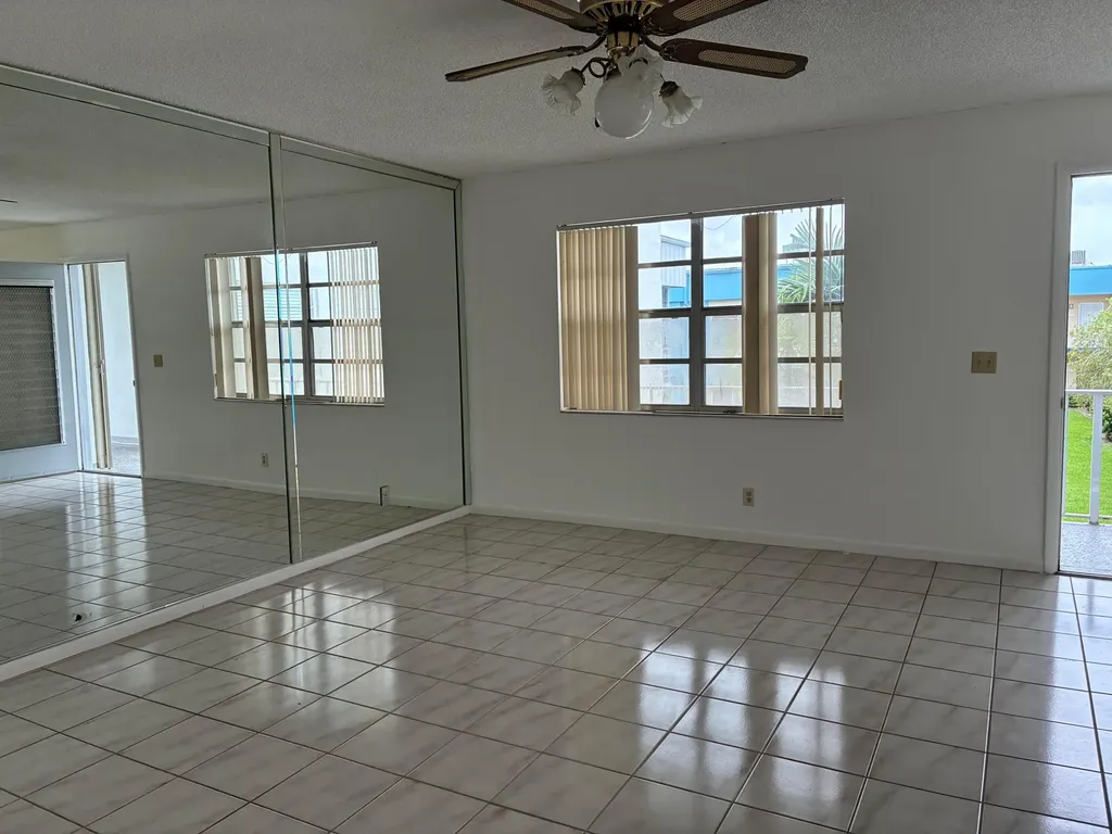 574 Burgundy L Delray Beach FL 33484