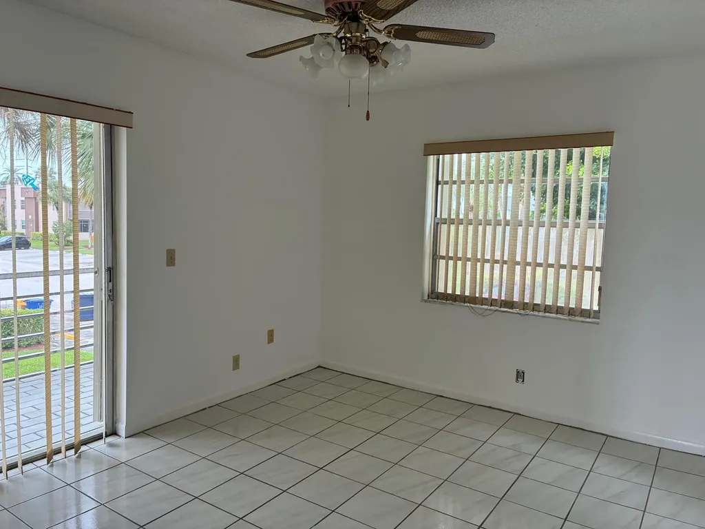 574 Burgundy L Delray Beach FL 33484