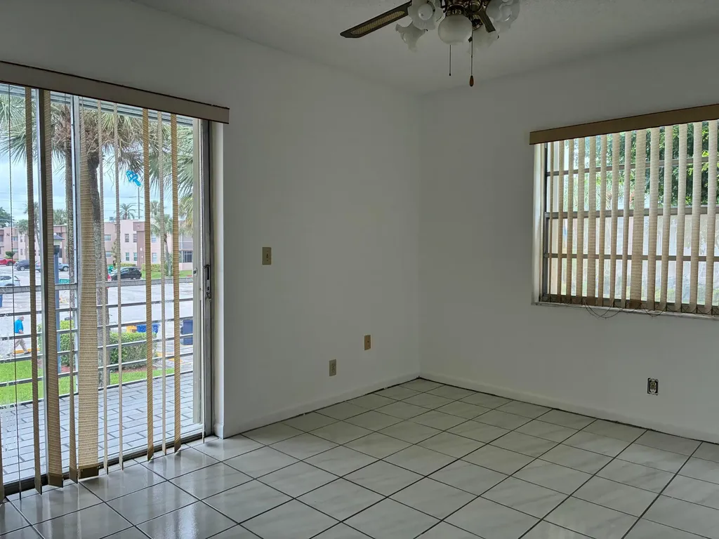 574 Burgundy L Delray Beach FL 33484