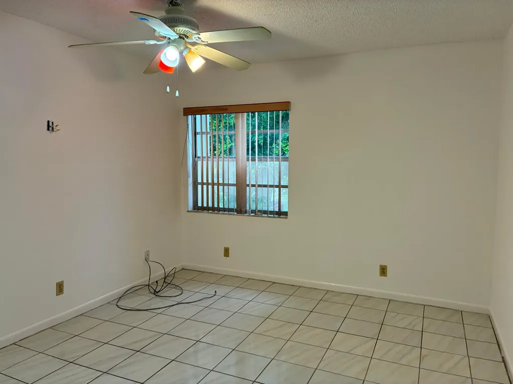 574 Burgundy L Delray Beach FL 33484