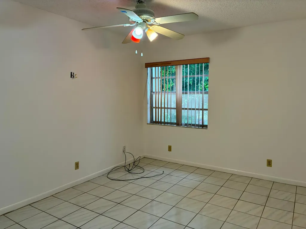 574 Burgundy L Delray Beach FL 33484