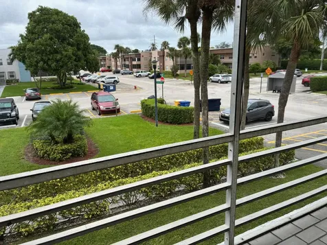 574 Burgundy L Delray Beach FL 33484