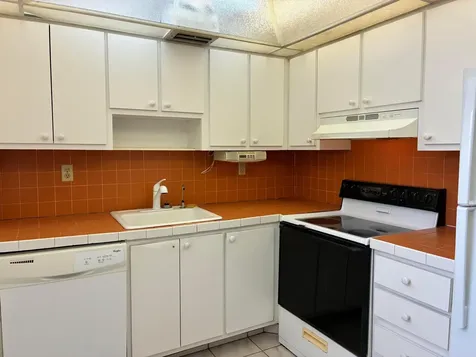 574 Burgundy L Delray Beach FL 33484