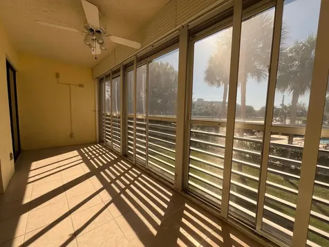 3154 Via Poinciana Lake Worth FL 33467