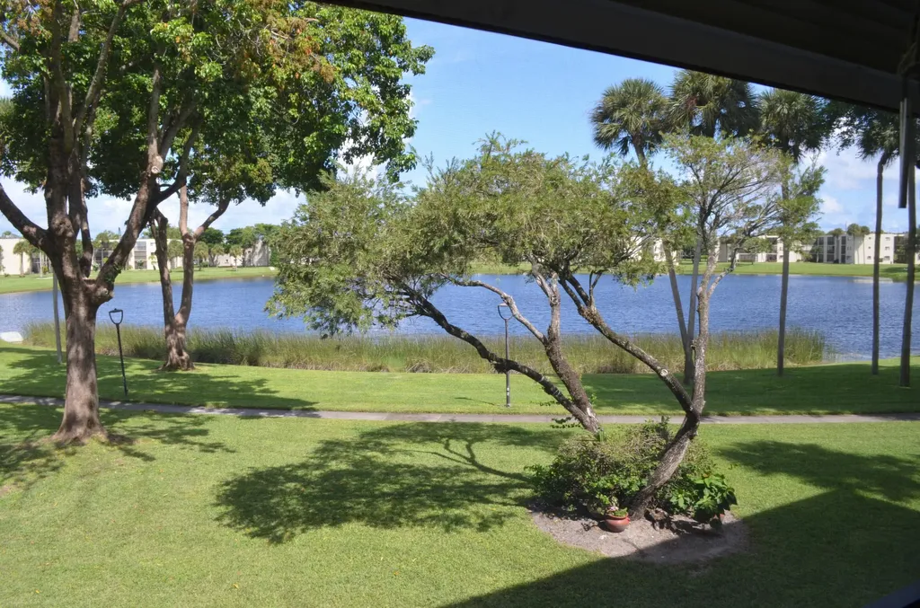 5220 Las Verdes Circle Delray Beach FL 33484