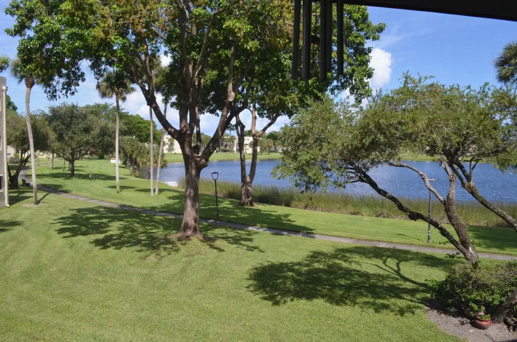 5220 Las Verdes Circle Delray Beach FL 33484
