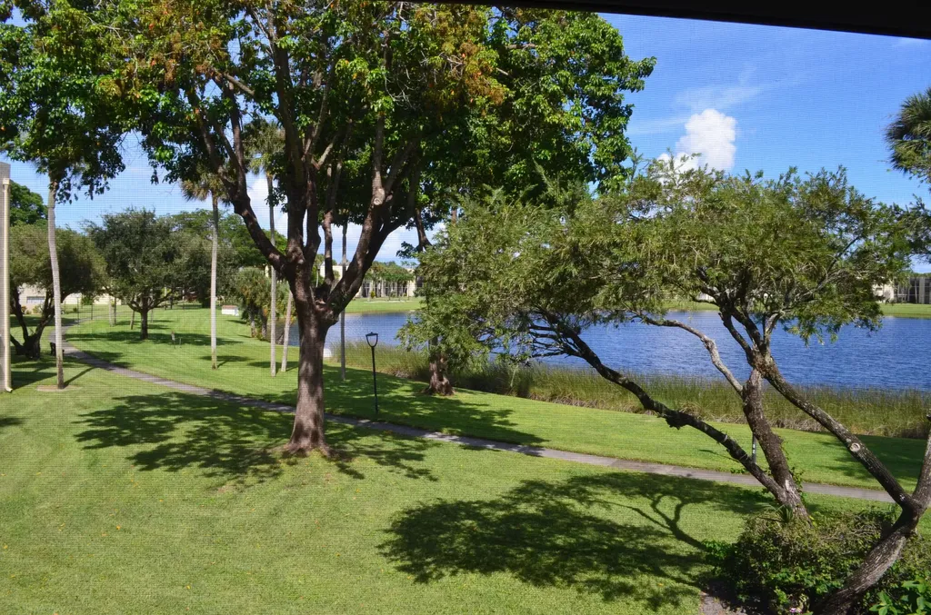 5220 Las Verdes Circle Delray Beach FL 33484