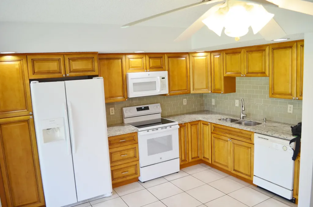5220 Las Verdes Circle Delray Beach FL 33484