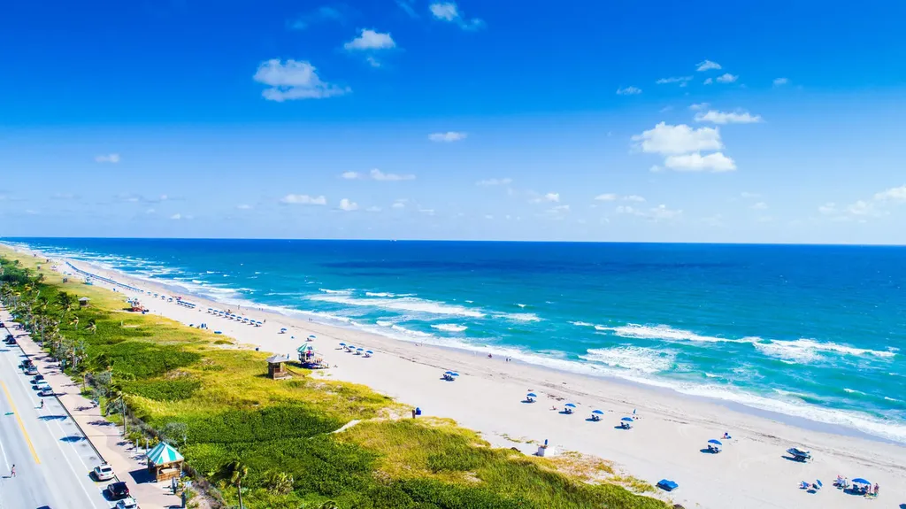5220 Las Verdes Circle Delray Beach FL 33484