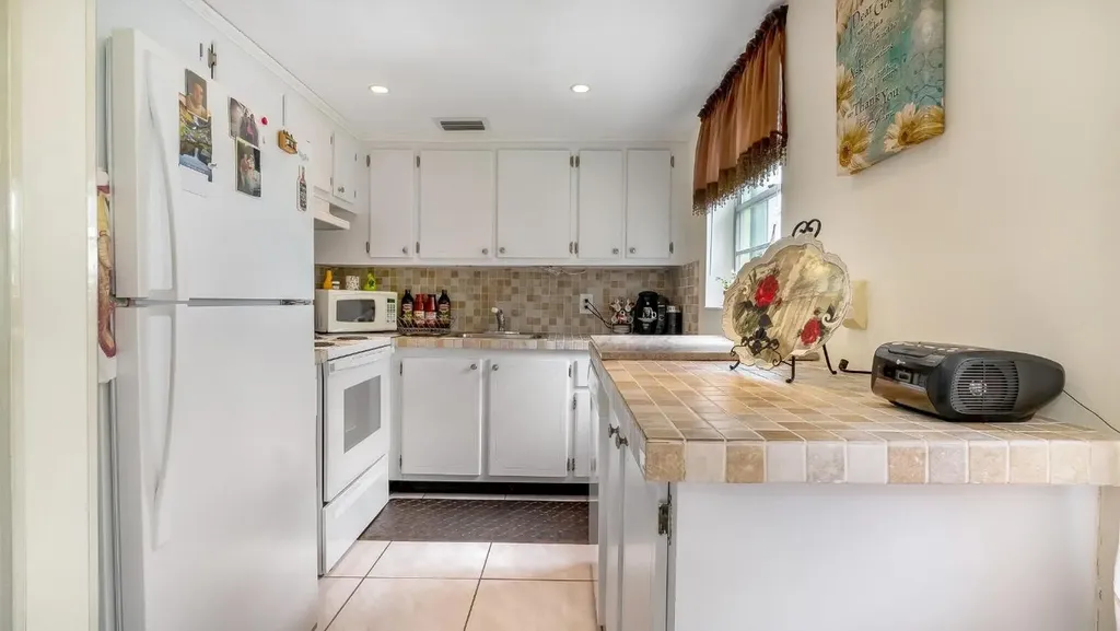 239 Windsor K West Palm Beach FL 33417