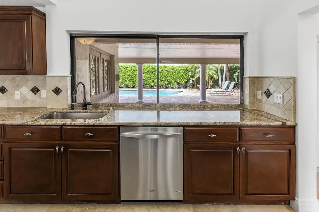 2022 Sunderland Avenue Wellington FL 33414