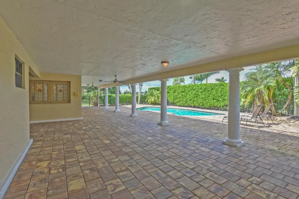 2022 Sunderland Avenue Wellington FL 33414