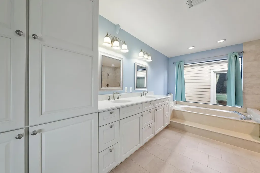 6642 S Pine Court Palm Beach Gardens FL 33418