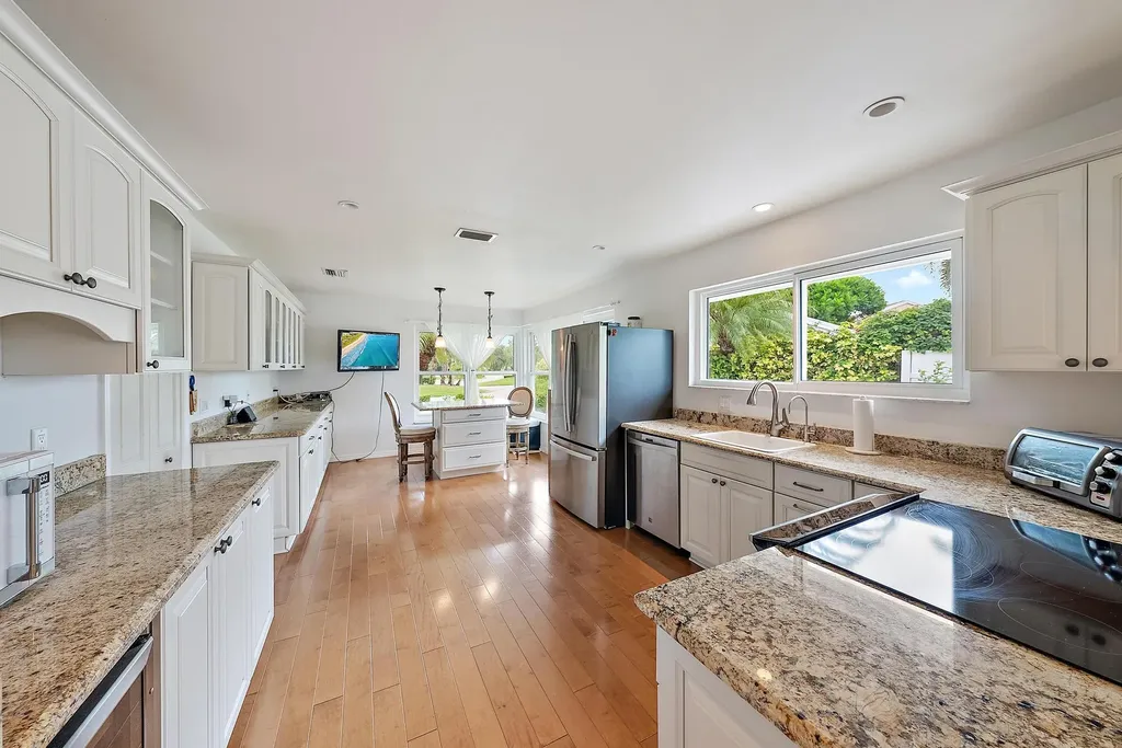 6642 S Pine Court Palm Beach Gardens FL 33418