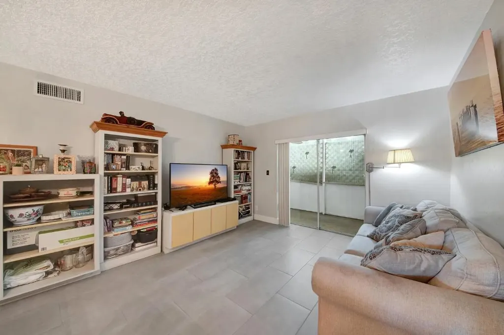 2812 S Garden Drive Lake Worth FL 33461